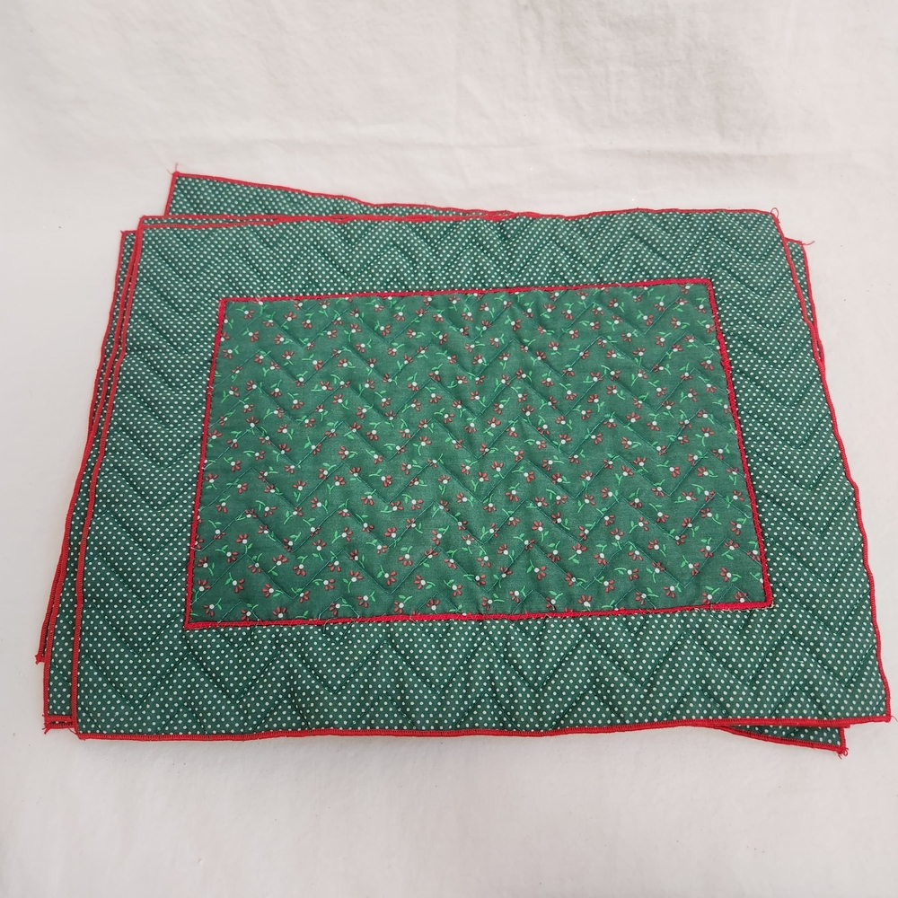 Quilted Green Christmas Placemats